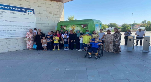 Özel öğrenciler, Hayvanat Bahçesi ve Bilim Merkezinde doyasıya eğlendi