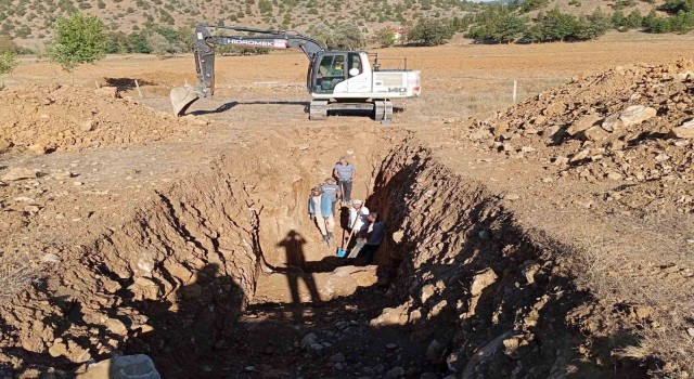 Saimbeylide deprem uzmanları risk taşıyan bölgelerde inceleme yaptı