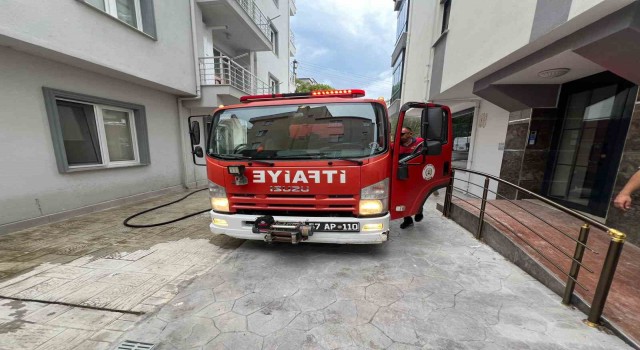 Sinopta bir evin balkonunda korkutan yangın