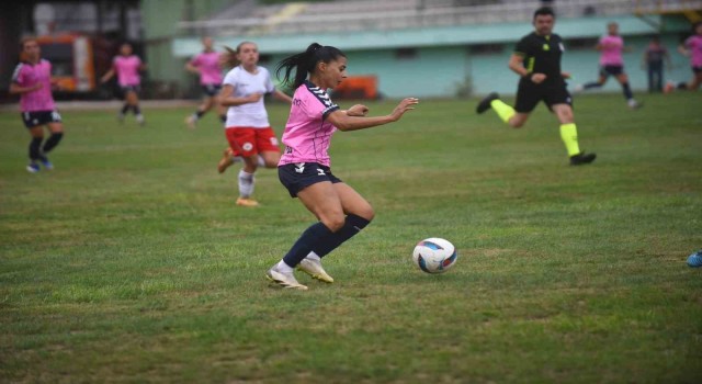 Türkcell Kadın Futbol Süper Ligi: Ünye Kadın Spor Kulübü: 3 - Bornova Hitab Spor: 0