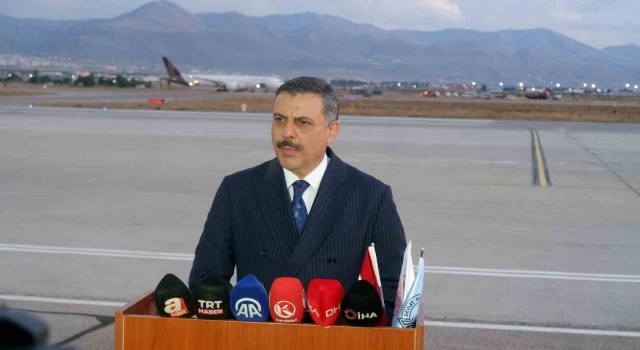 Uçağın tuvaletindeki not acil iniş yaptırdı