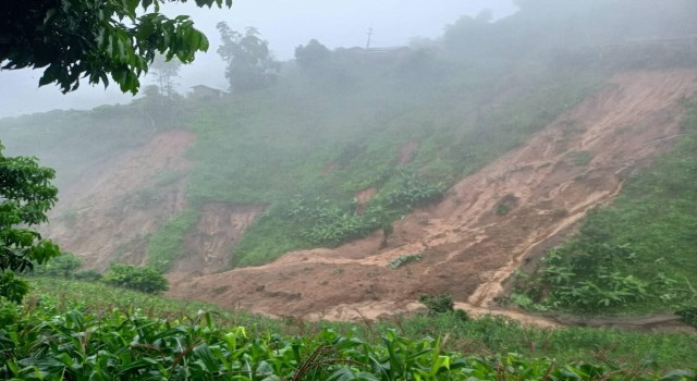 Yagi Tayfunu Taylanda ulaştı: 4 ölü