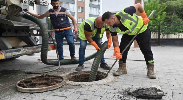 Yağmur suyu ızgaraları ve kanalizasyon hatlarında yoğun mesai