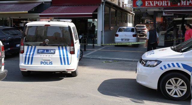 Adana’da Pastaneye Silahlı Saldırı: 2 Yaralı