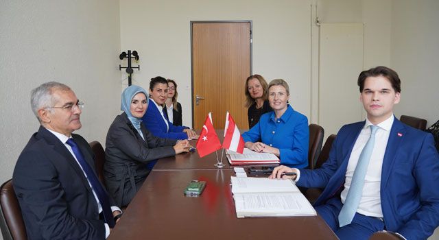 Bakan Göktaş, BM Cenevre Ofisi'nde İkili Görüşmeler Gerçekleştirdi