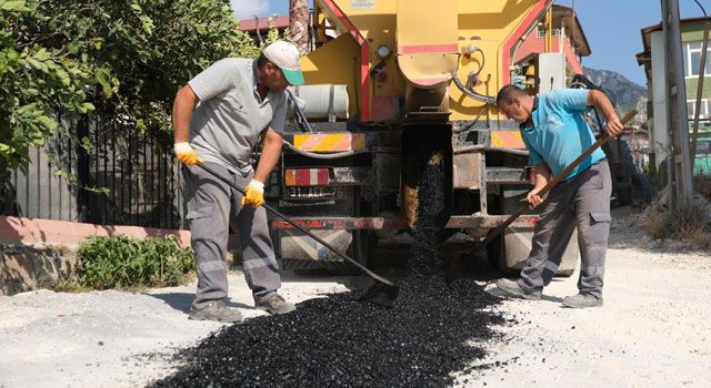 Başkan Özgün: Defne’de Asfaltlama Çalışmaları Tüm Hızıyla Sürüyor