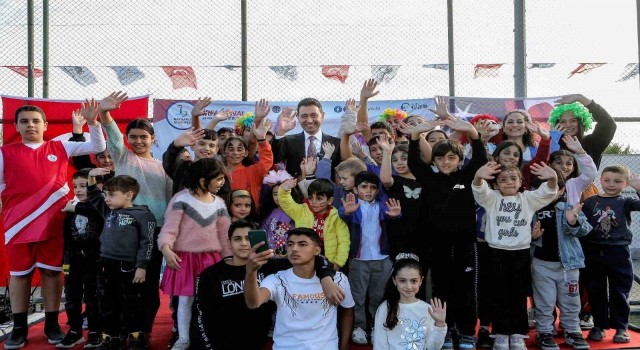 Bayraklıda çocuklar mahalle şenliğinde buluştu