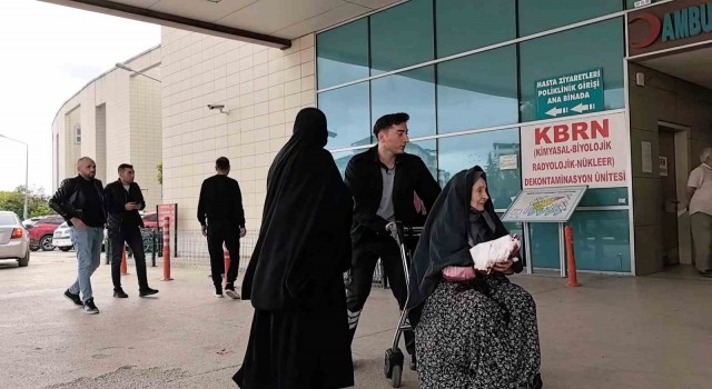 Bursada bir garip olay: Kedi ile köpeğin kavgasını ayırdı, kedinin saldırısına uğradı