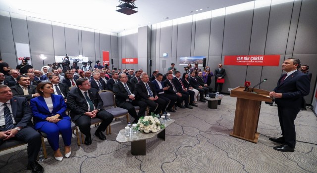CHP Genel Başkanı Özel: İktidarı bir şekilde erken seçime zorlamak durumundayız