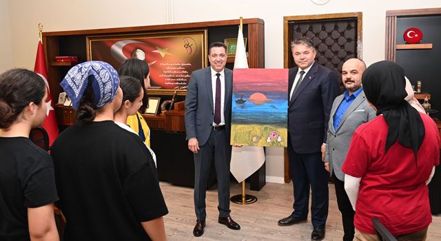 Çocuk Yuvası Öğrencilerinden Rektör Uzun’a Ziyaret