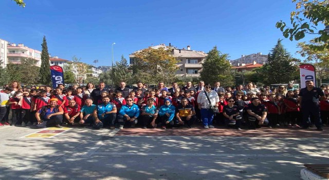 Emirbeyazıt İlkokulunda deprem tahliye tatbikatı gerçekleştirildi