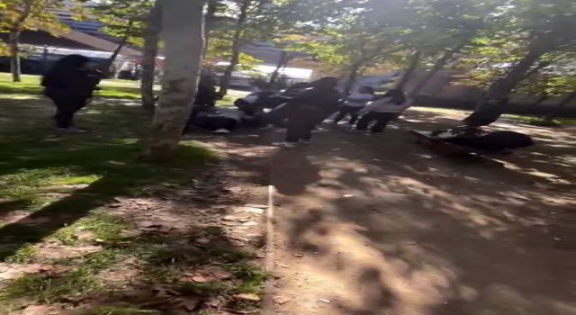 Eyüpsultanda kız öğrenciler arasında kavga: Darp edilen arkadaşları bayıldı