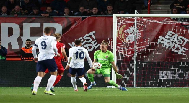 Fenerbahçe, Twente deplasmanında 1 puan aldı