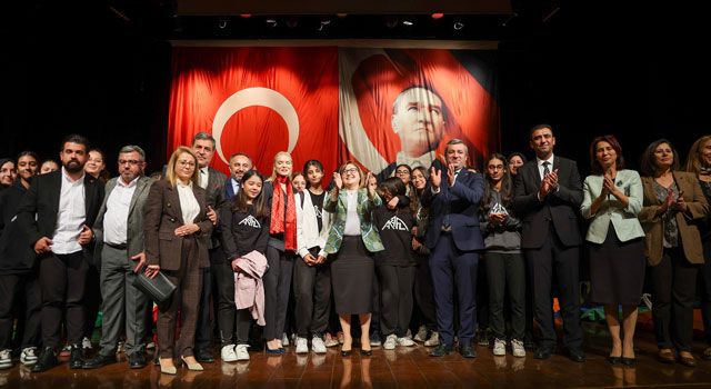 Gaziantep’te “Cumhuriyet’e Giden Yol” Söyleşisi Düzenlendi