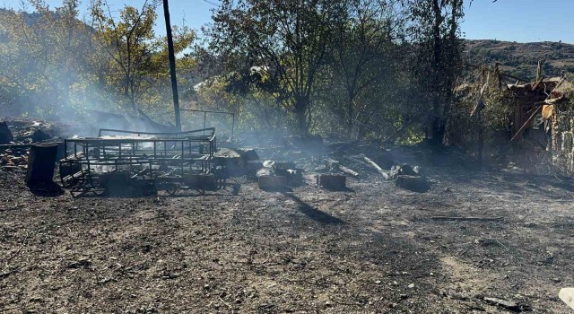 Gazipaşa’da İki Yangın: Baraka ve Çalılık Alanı Alev Alev Yandı