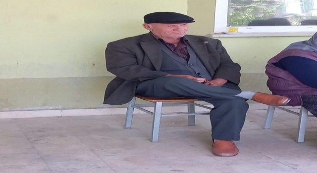 Hava almak için çıktığı balkondan düşen yaşlı adam hayatını kaybetti
