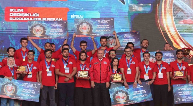 İAÜ ekibi, TEKNOFEST Şampiyonlar Liginde de şampiyon
