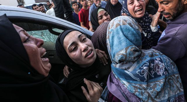 İsrail'in Gazze Şeridi'ne Yönelik Saldırılarında Ölü Sayısı 42 Bini Aştı