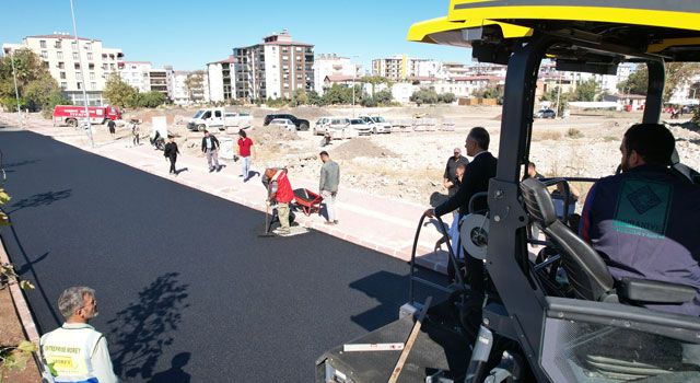 İstasyon Caddesi'nde Sıcak Asfalt Çalışmaları Başladı