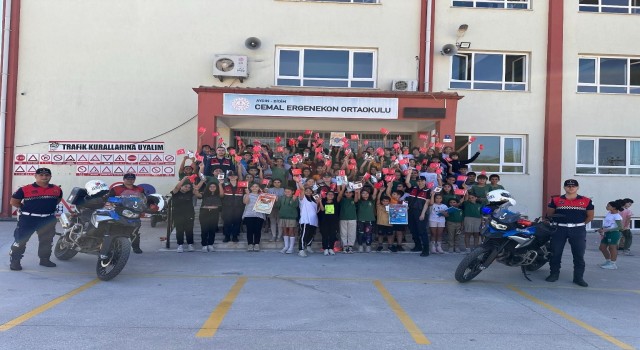 Jandarma Didimli öğrencileri bilgilendirdi