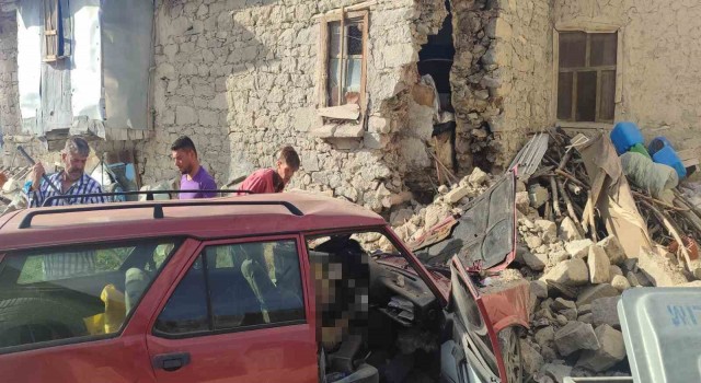 Konyada duvara çarpan otomobilin sürücüsü hayatını kaybetti