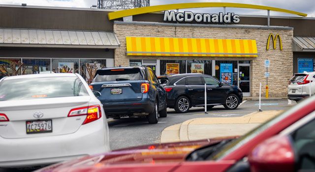 McDonald's'ın Hamburgerlerinde E. Coli Skandalı: 75 Kişi Hastalandı