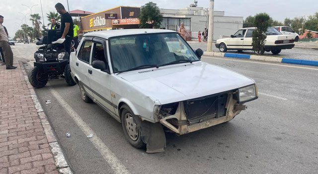 Motosiklet Hem Araca Hem Yayalara Çarptı, 3 Yaralı