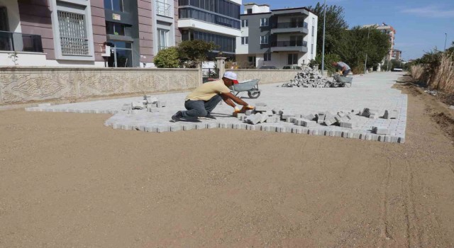 Nazillide yol çalışmaları sürüyor