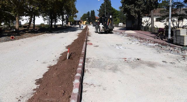 Osmaniye Belediyesi, İstasyon Caddesinde Çalışmalarını Sürdürüyor