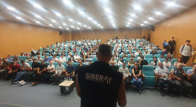 Osmaniye Polisi Siber Güvenlik Eğitimlerini Sürdürüyor