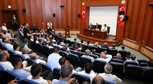 Osmaniye Valisi Dr. Erdinç Yılmaz, Muhtarlarla Bir Araya Geldi