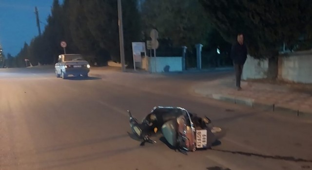 Tavşanlıda motosiklet ile otomobile çarpıştı: 1 yaralı
