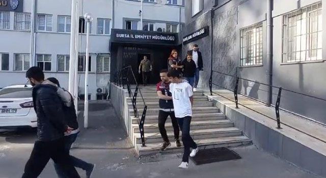 Telefon Almak İsteyen Müşterileri Kandıran Üç Kardeş Yakalandı