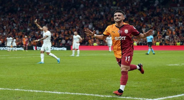 Trendyol Süper Lig: Galatasaray: 1 - Alanyaspor: 0 (İlk yarı)