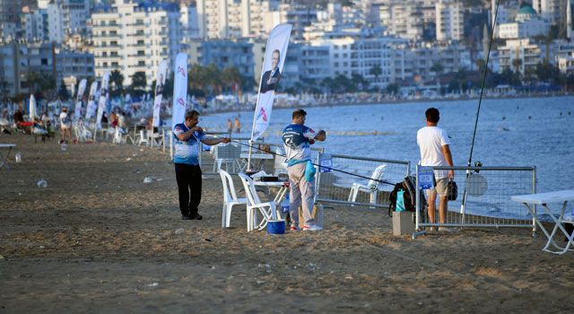 Uluslararası 7. Altın Kanca Surfcasting Turnuvası Mersin’de Gerçekleştirildi