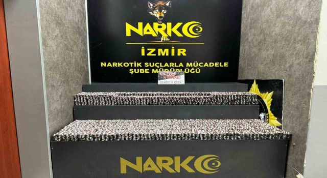 Uyuşturucu taciri sokak ortasında 26 binden fazla hapla yakalandı