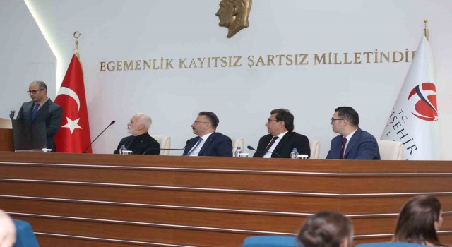Vali Aksoy, il sağlık hizmetleri değerlendirme toplantısı gerçekleştirdi