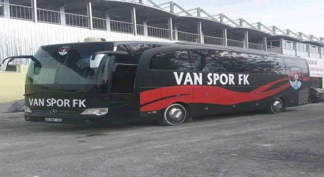 Van Büyükşehir Belediyesi Vanspor FKden otobüs desteğini kesti