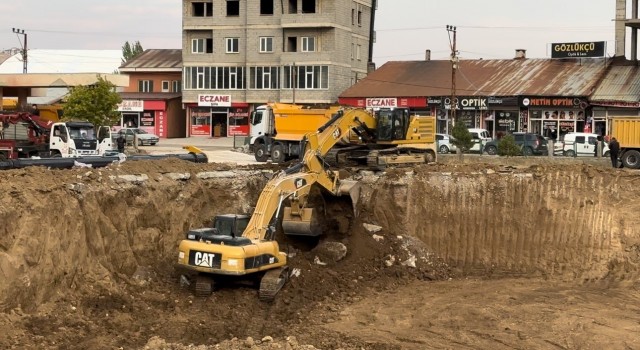 Yüksekovada yapılacak 100 yataklı hastanenin inşaat çalışmalarına başlandı