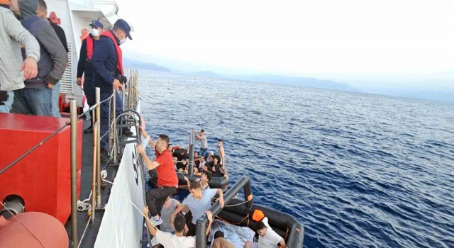 Yunanlılar, göçmen kaçakçıları ile birlikle 39 düzensiz göçmeni ölüme itti