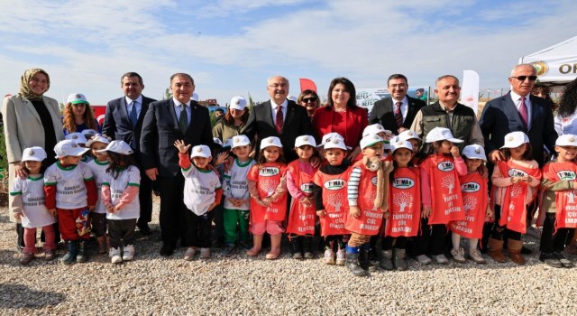 11 Kasım Milli Ağaçlandırma Gününde fidanlar toprakla buluştu