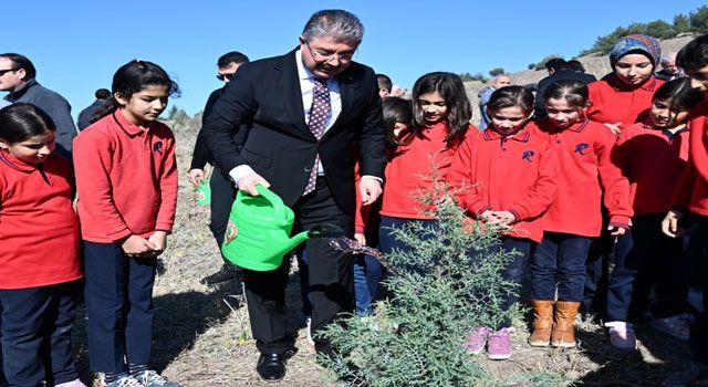 24 Kasım Öğretmenler Günü 100. Yıl Hatıra Ormanı’na 130 Fidan Dikildi