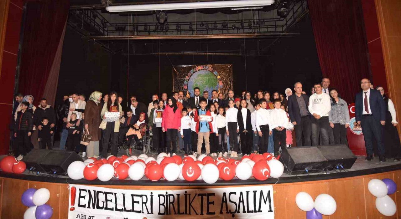 Ahlatta 3 Aralık Dünya Engelliler Günü kutlandı