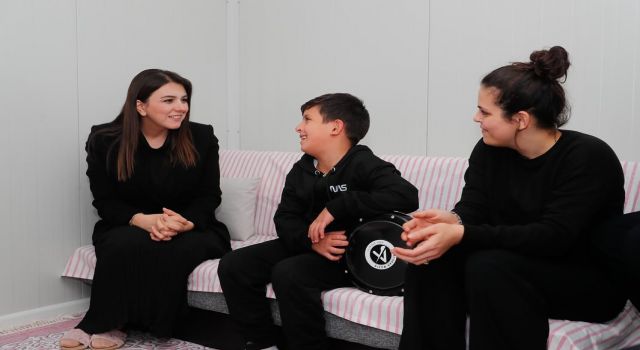 Ahmet'in Darbuka Hayalini Valinin Eşi Gerçekleştirdi