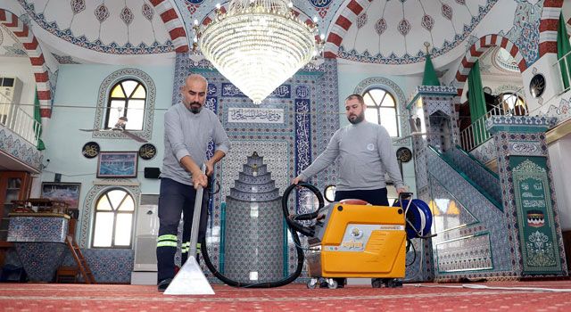 Akdeniz Belediyesi'nden İbadethanelerde Titiz Temizlik Seferberliği
