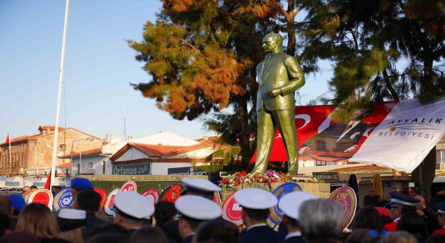 Ayvalıkta Atatürk hüzünle anıldı