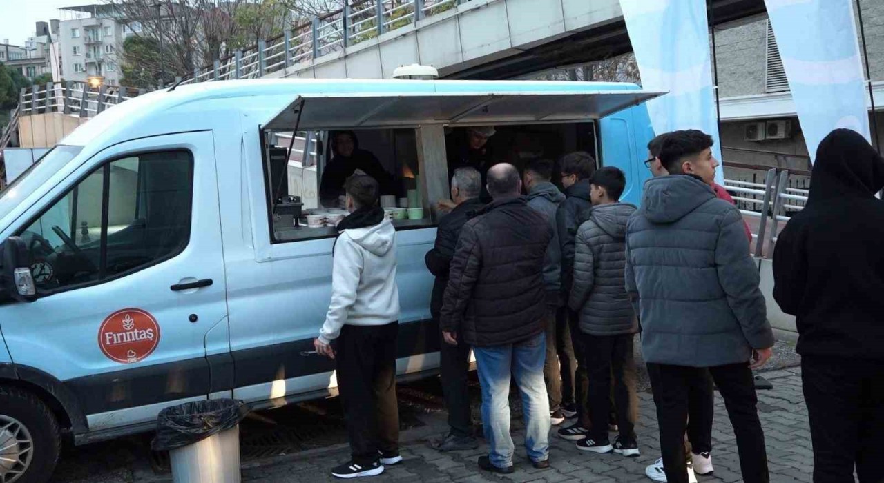 Balıkesirde Günaydın Çorbası 25 bin kişinin içini ısıttı