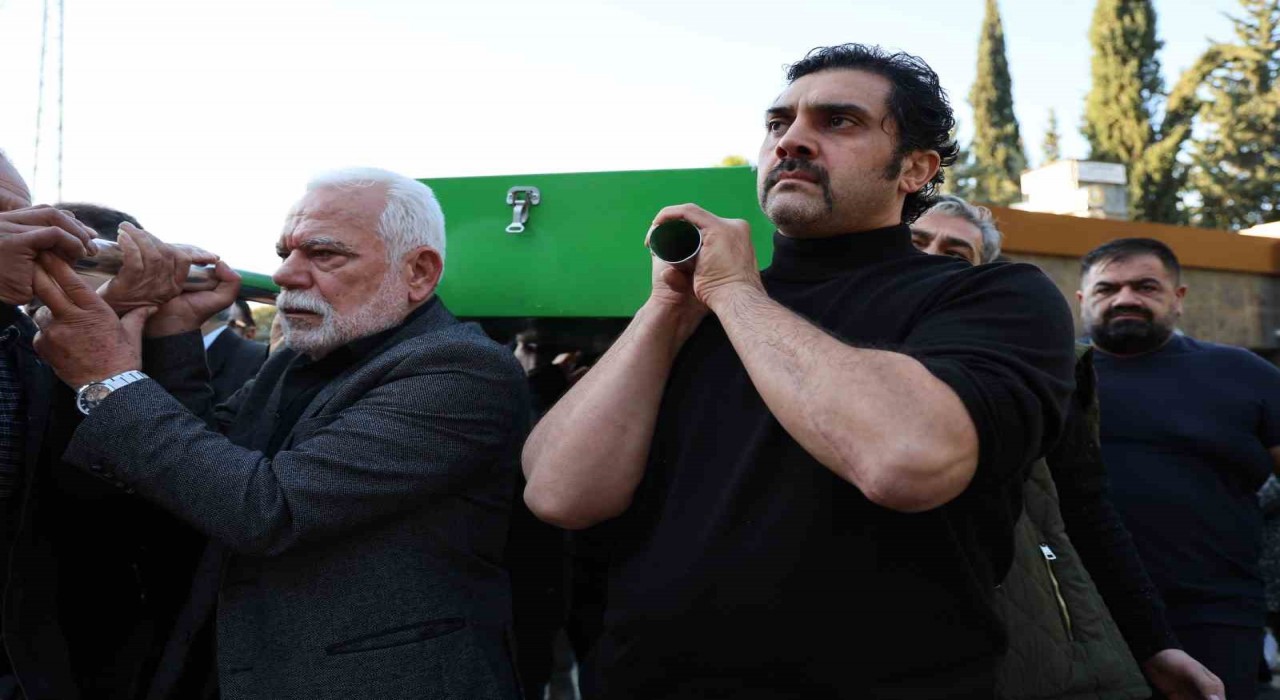 Bayhanın babası Adanada son yolculuğuna uğurlandı