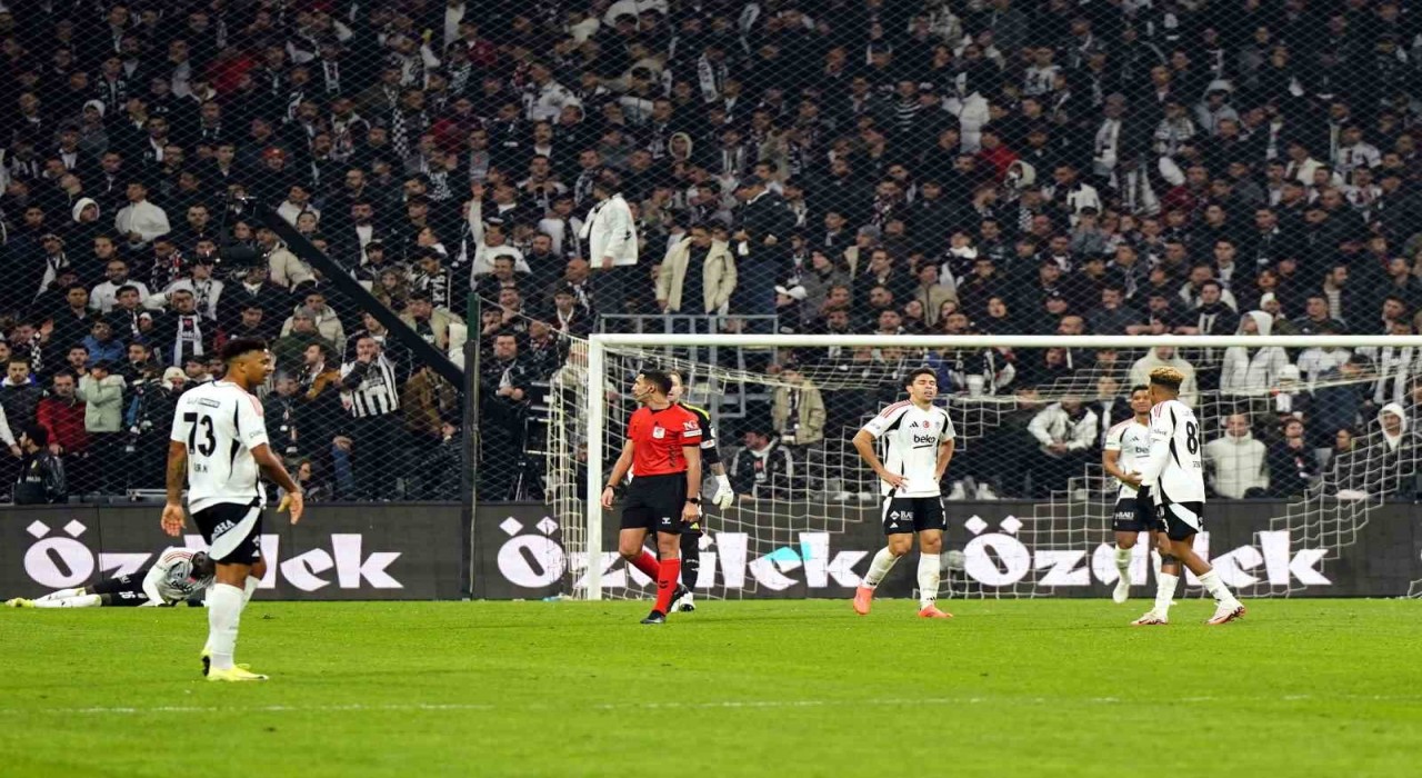 Beşiktaş, Süper Ligde galibiyet hasretini 4 maça çıkardı