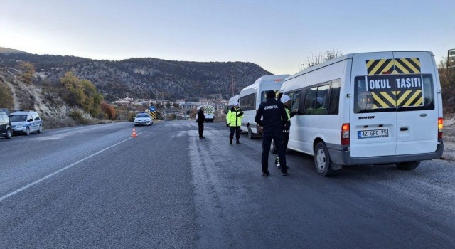 Bozkırda okul servis araçları denetlendi